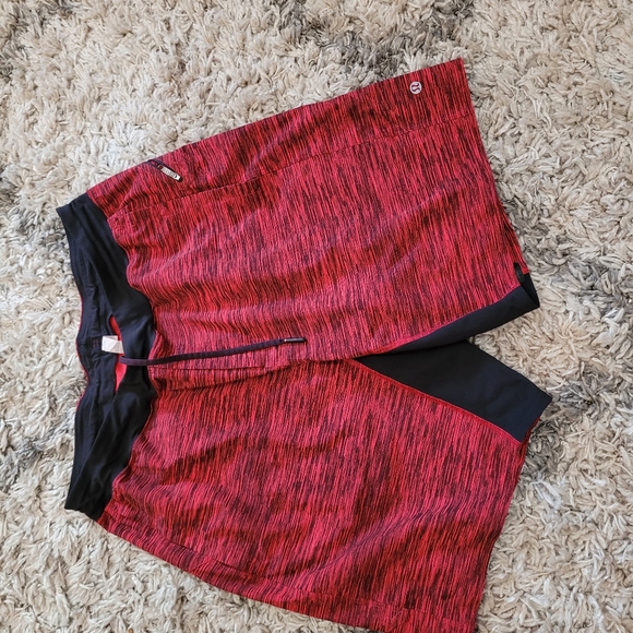 Lululemon shorts - Picture 14 of 14